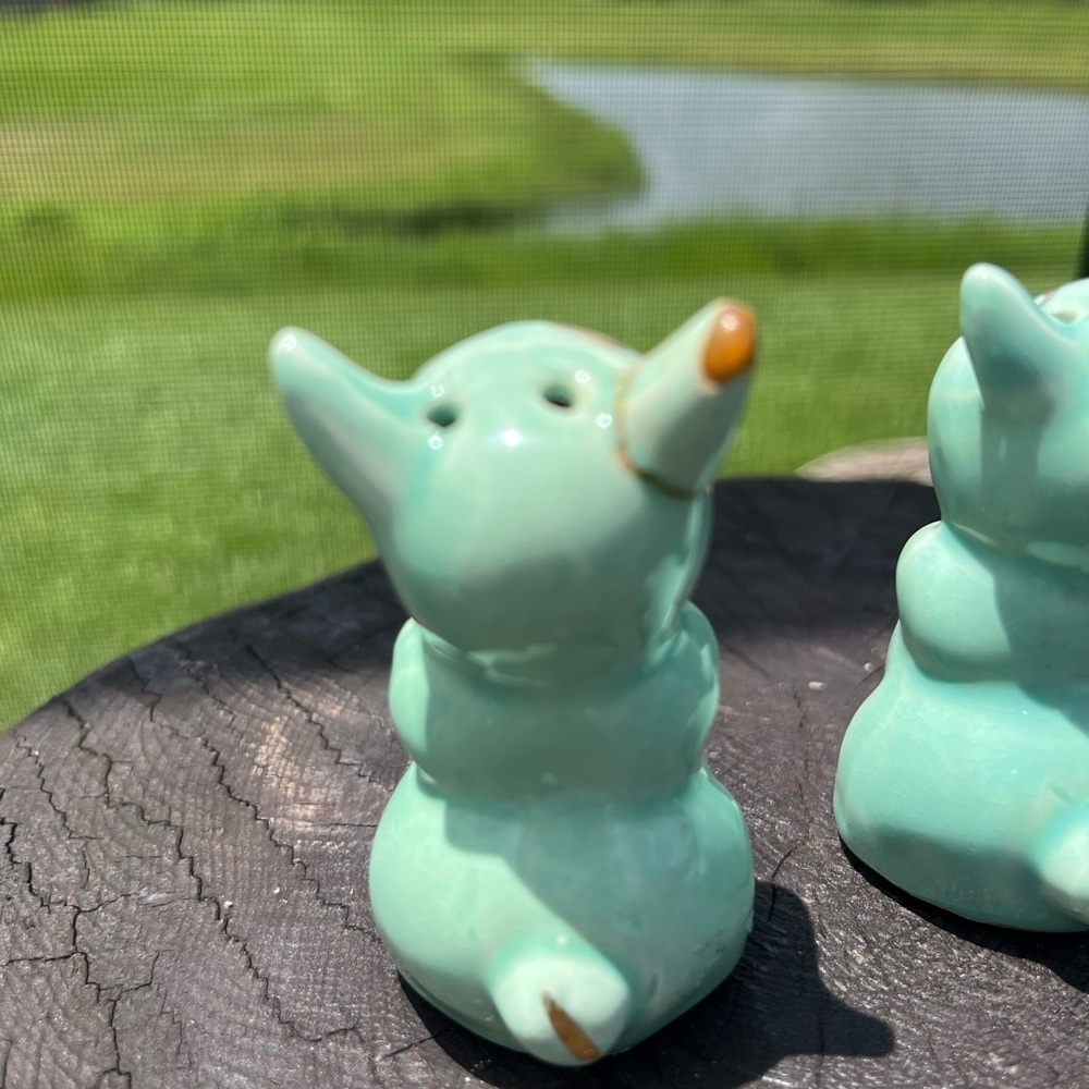 2-Vintage Green  Gold Trim Little Pig Salt Shakers - Picture 8 of 12